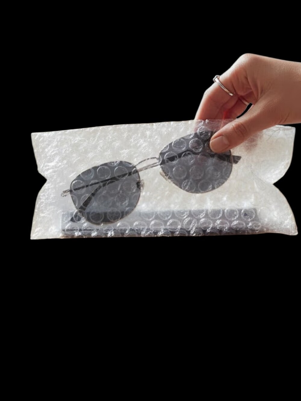 15ct. 4x7.5 Clear Self-Seal Bubble Mailer ✨️PRICE FIRM✨️ - Picture 5 of 6